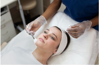 Who Performs VI Peel Treatments at Beautiful Cosmetics MD